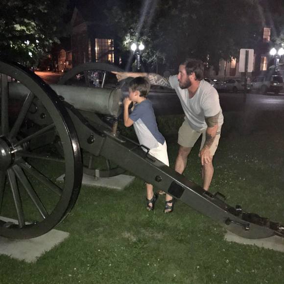 Meet your Posher, Chris - Picture 1 of 1